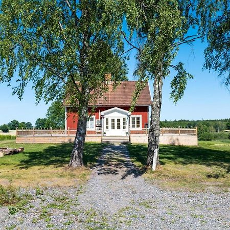 Gard Med Egen Sjoe Med Bryggbat, Nyrenoverat! Katrineholm Exterior foto