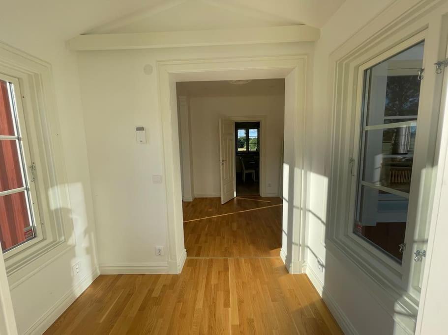 Gard Med Egen Sjoe Med Bryggbat, Nyrenoverat! Katrineholm Exterior foto