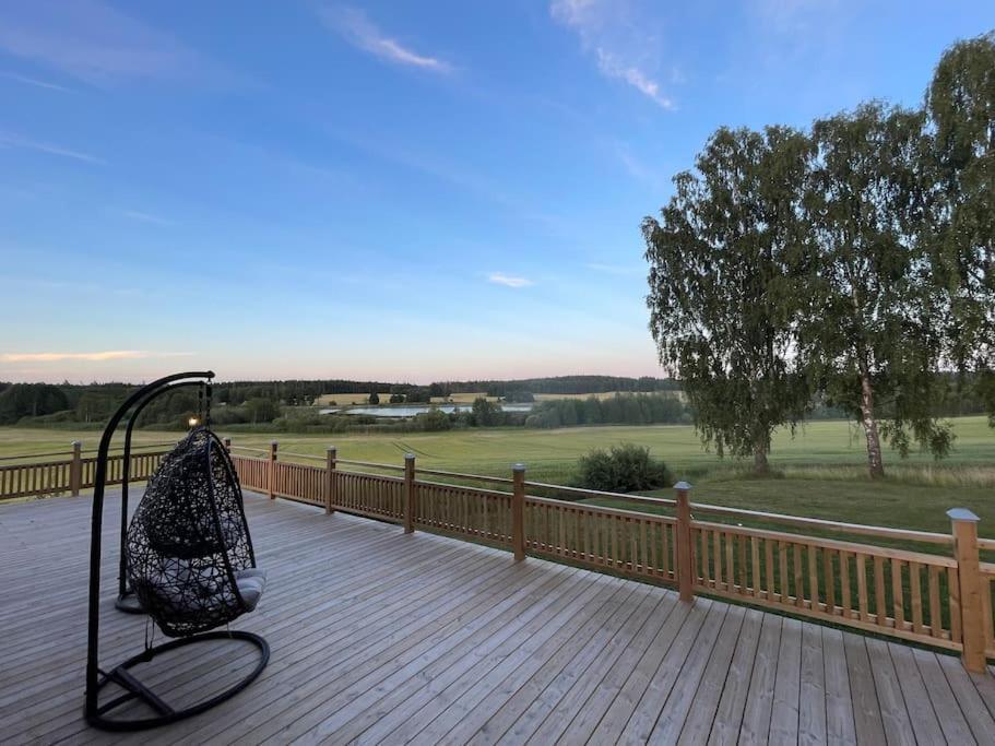 Gard Med Egen Sjoe Med Bryggbat, Nyrenoverat! Katrineholm Exterior foto