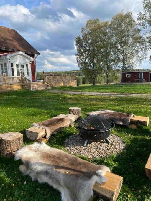 Gard Med Egen Sjoe Med Bryggbat, Nyrenoverat! Katrineholm Exterior foto