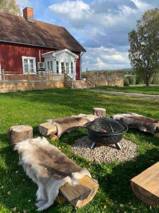Gard Med Egen Sjoe Med Bryggbat, Nyrenoverat! Katrineholm Exterior foto